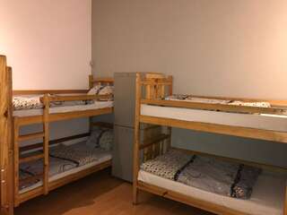 Хостелы Hostel Orange Торунь Кровать в общем 12-местном номере-7